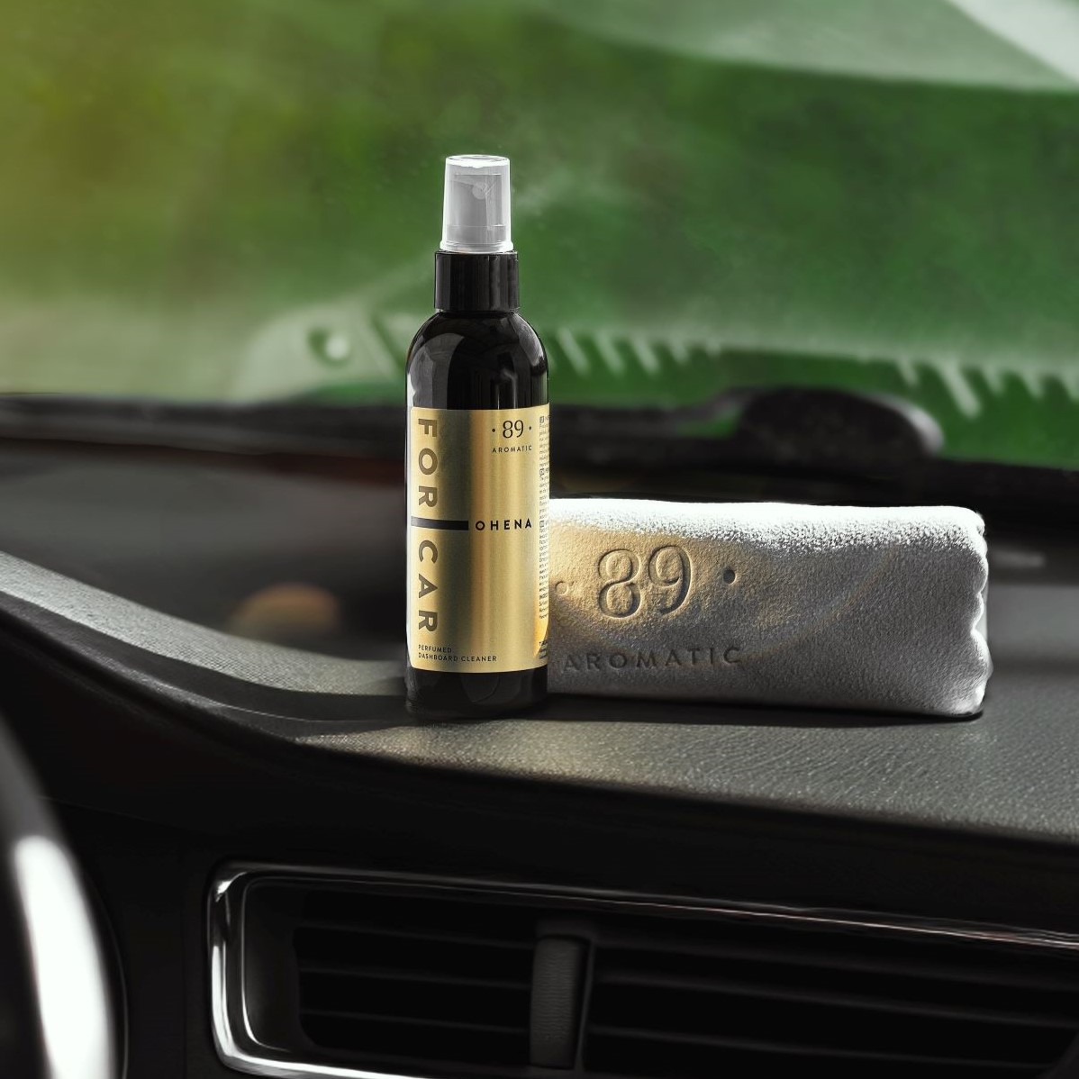 Parfymerad instrumentbrädrensare